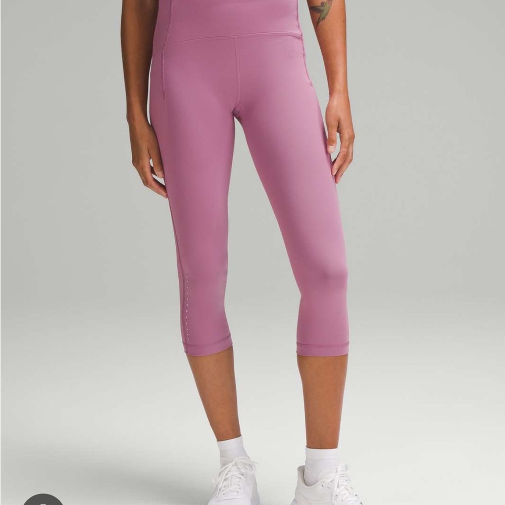 Lululemon Swift Speed 21” crops